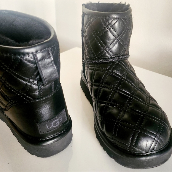 UGG Black Leather Quilted Ankle Boots Slip-On Size 6 - Picture 7 of 9